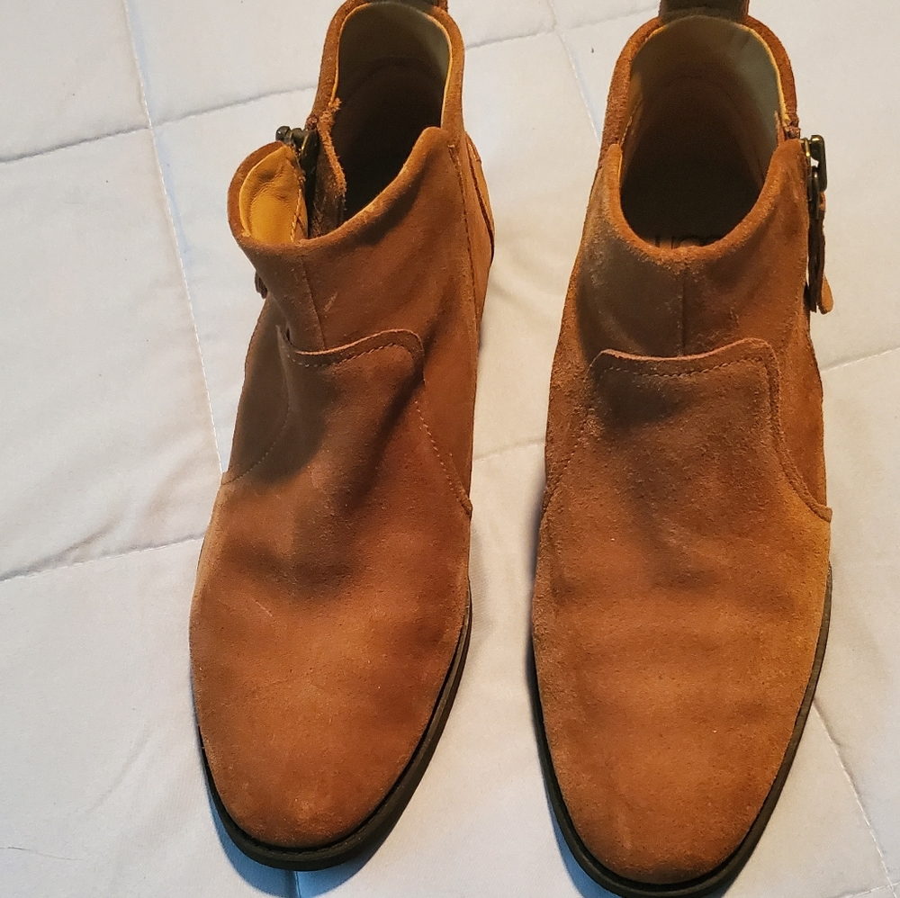 UGG SUEDE ANKLE BOOT